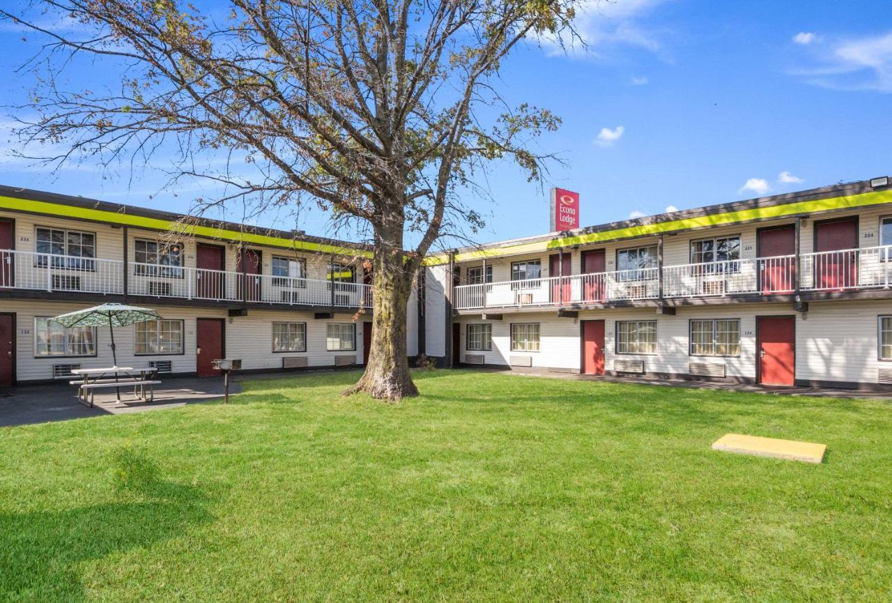 Econo Lodge Inn & Suites Terre Haute Kültér fotó