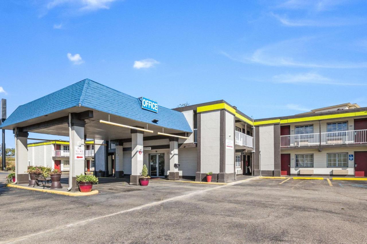 Econo Lodge Inn & Suites Terre Haute Kültér fotó