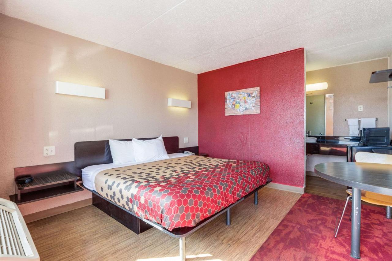 Econo Lodge Inn & Suites Terre Haute Kültér fotó