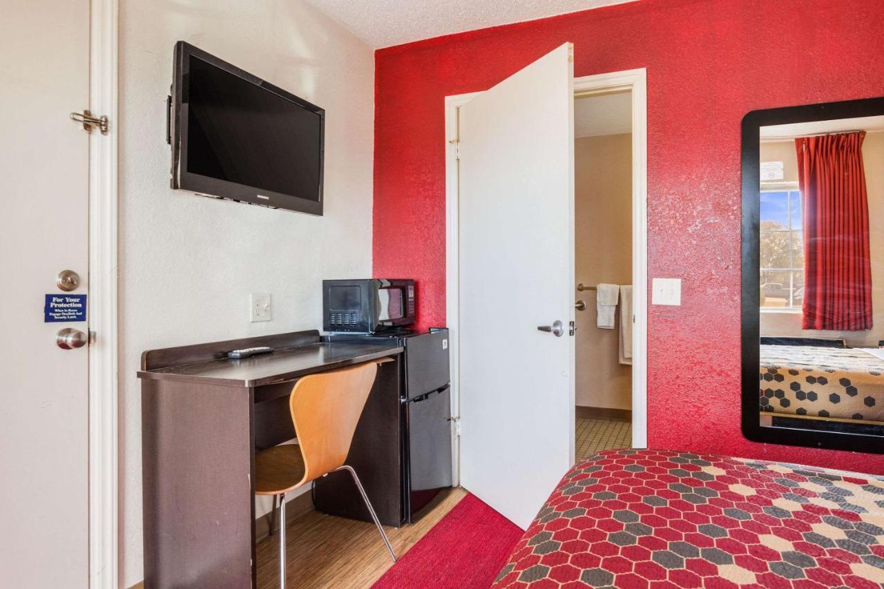 Econo Lodge Inn & Suites Terre Haute Kültér fotó