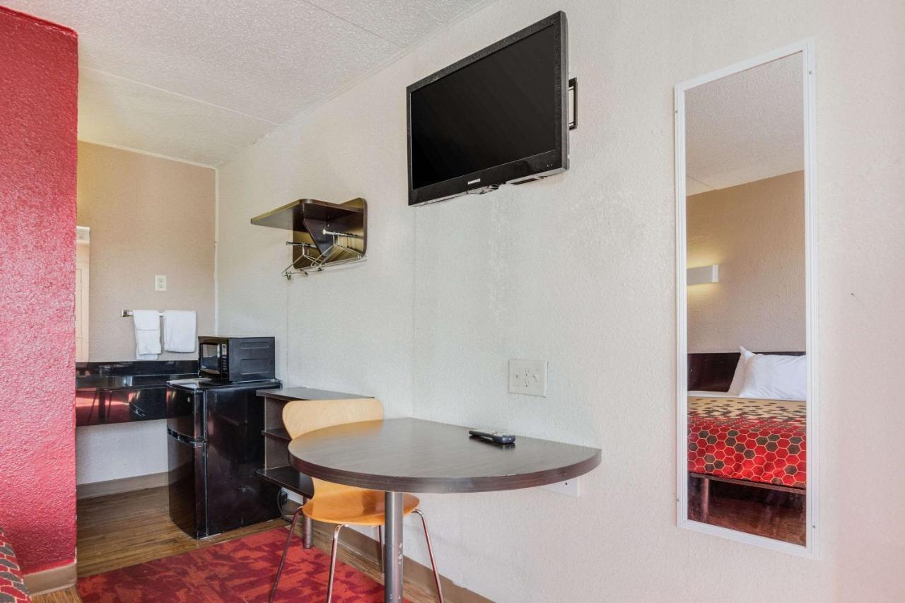 Econo Lodge Inn & Suites Terre Haute Kültér fotó