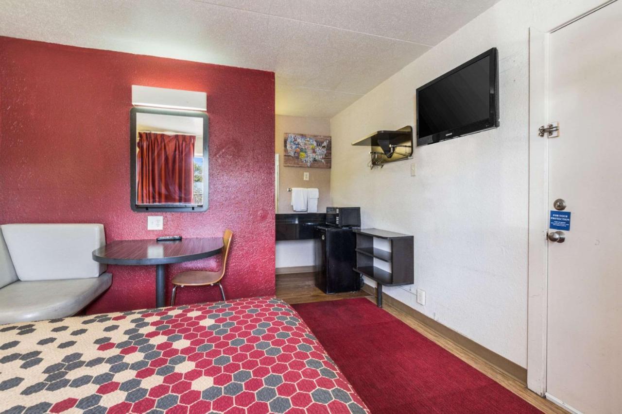 Econo Lodge Inn & Suites Terre Haute Kültér fotó