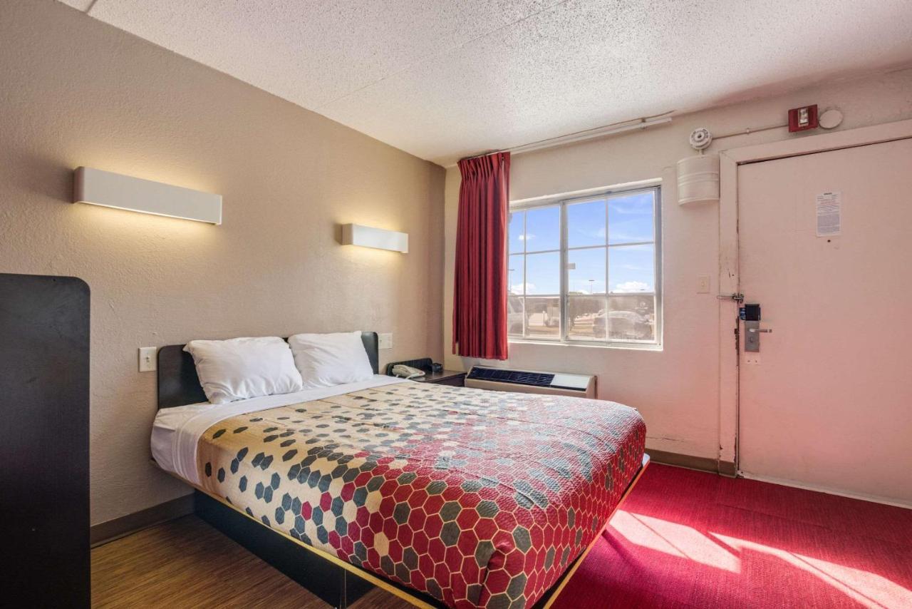 Econo Lodge Inn & Suites Terre Haute Kültér fotó