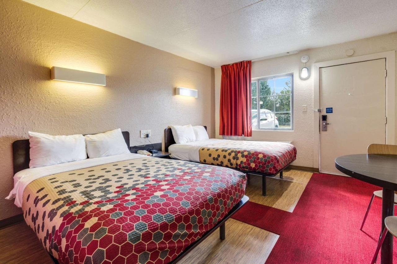 Econo Lodge Inn & Suites Terre Haute Kültér fotó